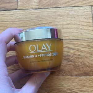 NWT Olay Vitamin C Peptide 24 Hydrating Moisturizer Cream